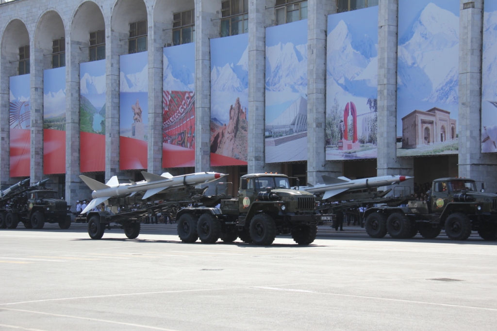 31 августа на площади Ала-Тоо состоялся военный парад в честь 25-летия независимости Кыргызской Республики